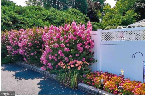 475 Woodcrest Dr, Navy Sup Dpt PA 17050-6854 exterior