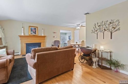 29 Ramapo Hills Blvd, Oakland NJ  07436-3906 exterior