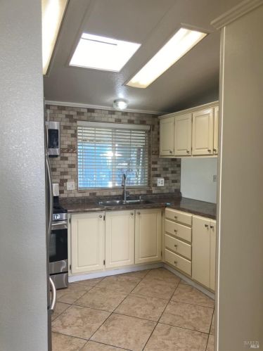 333 Aileen Ave, Santa Rosa CA  95407-6204 exterior
