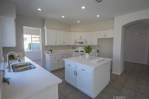 42333 Ridge View Dr, Lancaster CA 93536-7382 exterior