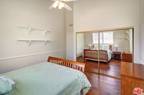 5100 Noble Ave, Van Nuys CA 91402-4509 exterior