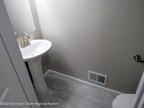 2078 Benjamin Cir, Belmar NJ 07719-9654 exterior