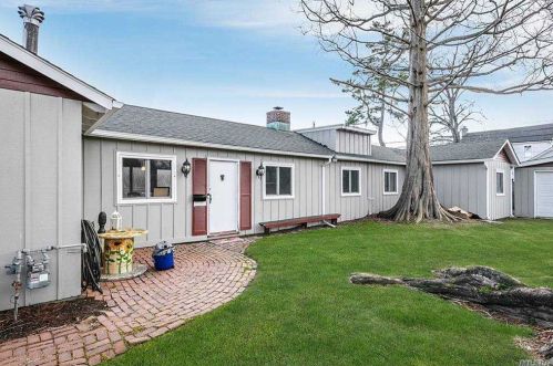 15 Bayway Ave, Bayshore, NY 11706-8203