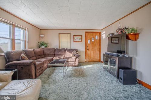 385 Zynn Rd, Downingtown PA  19335-1146 exterior