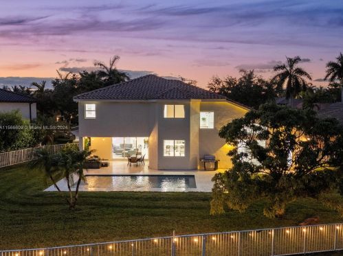 3761 144th Ave, Hollywood FL  33027-3785 exterior