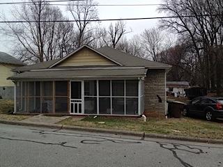 911 Englewood St, Greensboro NC  27403-2148 exterior