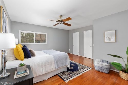 2271 Wheelwright Ct, Herndon VA  20191-2337 exterior