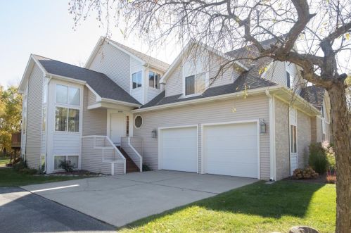 4006 Silhavy Rd, Valpo, IN 46383-9146