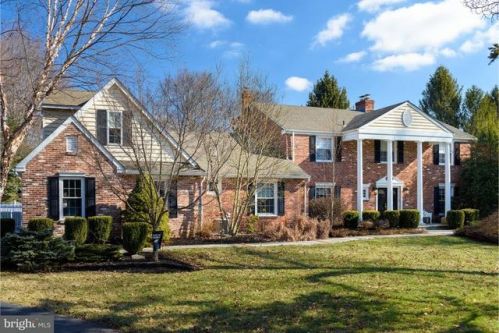 493 Green Hill Ln, Berwyn, PA 19312-1919