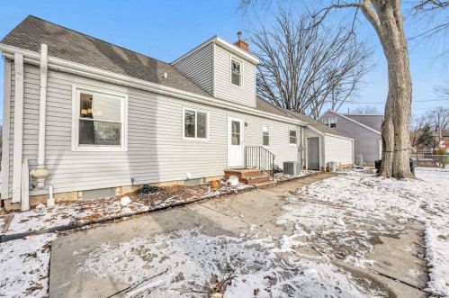 1071 Liberty St, Green Bay WI  54304-3854 exterior