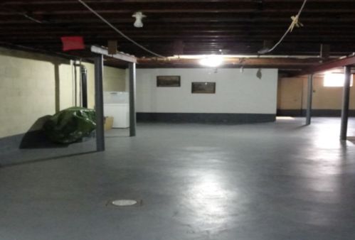 1004 Linden Dr, Jeannette PA  15644-2841 exterior