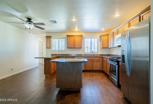 4220 16 Dr, Phoenix AZ  85015-1426 exterior