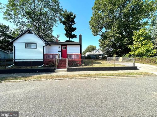 818 Philadelphia Ave, West Deptford NJ  08063-1335 exterior