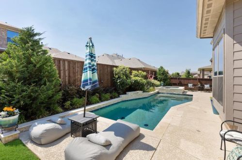 4132 Choctaw Dr, Carrollton, TX 75010-2302