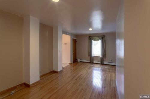 92 Delaware Ave, Dumont NJ  07628-2540 exterior