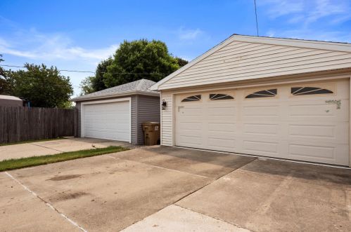 2541 80 Pl, Kenosha WI 53142-4533 exterior