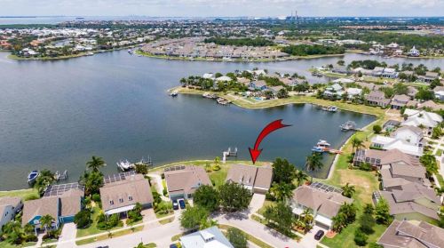 5205 Brighton Shore Dr, Ruskin, FL 33572-3318