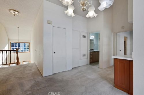 11690 Lakewood Blvd, Downey CA  90241-5272 exterior