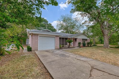 509 Elm St, Dinsmore TX  77488-5115 exterior