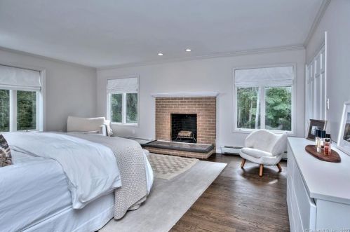 145 Bayberry Ln, Bridgeport CT  06612-1400 exterior