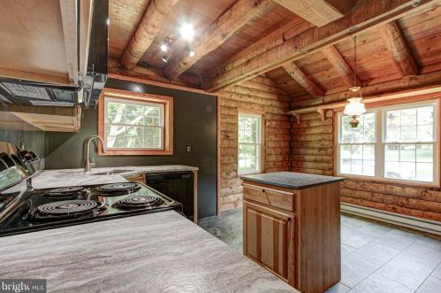 190 Royal Manor Rd, Easton PA  18042-8702 exterior