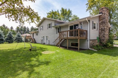 6888 Shady Lane Rd, West Bend, WI 53090-8989