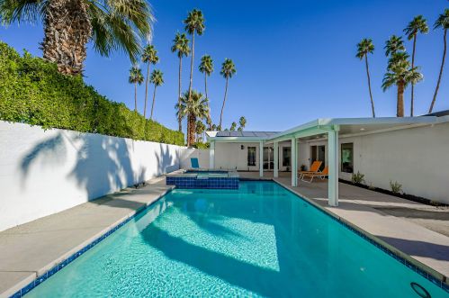 1988 Avery Dr, Palm Springs, CA 92264-8607