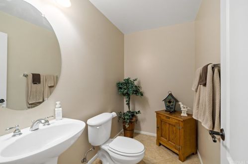 39601 Parkview Dr, Temecula CA  92591-7229 exterior