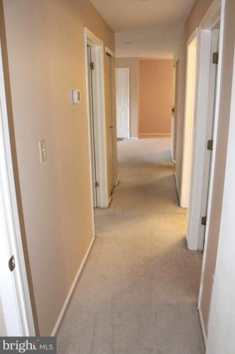 17 Mendrey Ct, Lawrence Township NJ  08648-2661 exterior