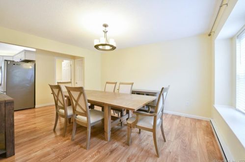 198 Chipper Rd, Waterbury, CT 06704-1101
