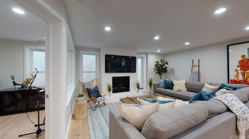 1657 Gates Ave, Manhattan Beach CA  90266-7028 exterior