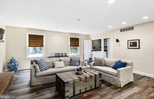 801 Thomas Ave, Riverton NJ  08077-1030 exterior