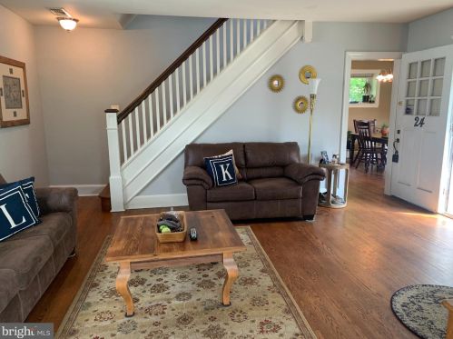 24 Rock Hill Rd, Cynwyd, PA 19004-2132