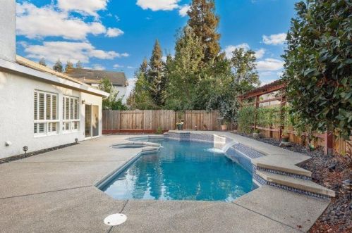 9306 Winningham Ct, Elk Grove CA  95758-6428 exterior