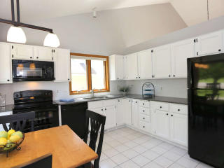 18719 Clear View Dr, Hopkins, MN 55345-6080