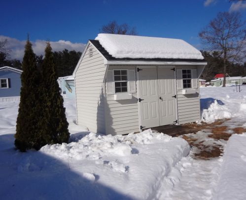 32 Spruce Dr, Belmont NH  03220-4458 exterior