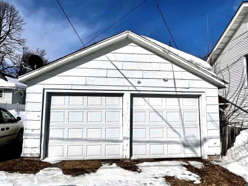 2810 4th Ave, Hibbing, MN 55746-2037