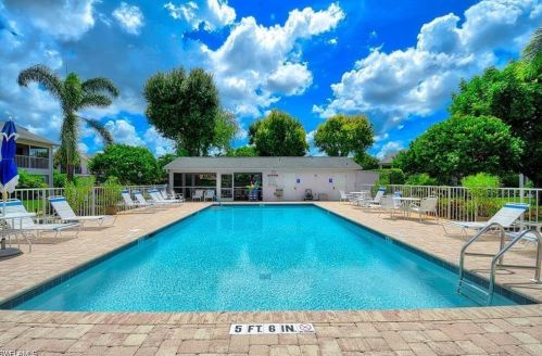 2143 Tama Cir, Naples FL  34112-7413 exterior