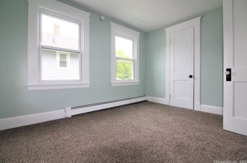 579 Cooke St, Waterbury CT  06710-1424 exterior
