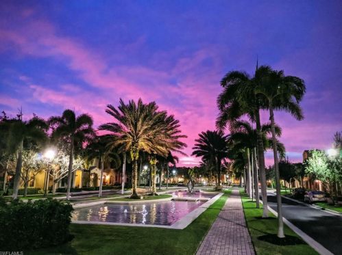 9081 Albion Ln, Naples FL  34113-3231 exterior