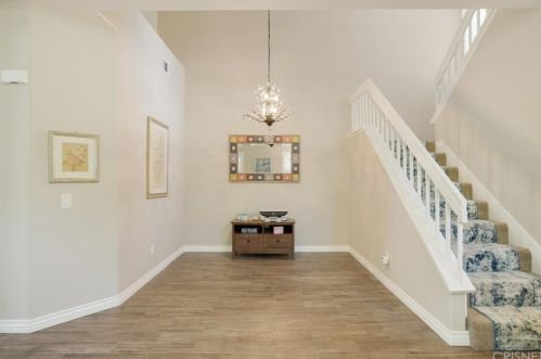 372 Turin St, Calabasas CA  91377-5527 exterior