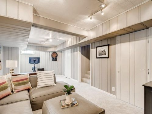 3948 Ewing Ave, Minneapolis MN 55410-1019 exterior