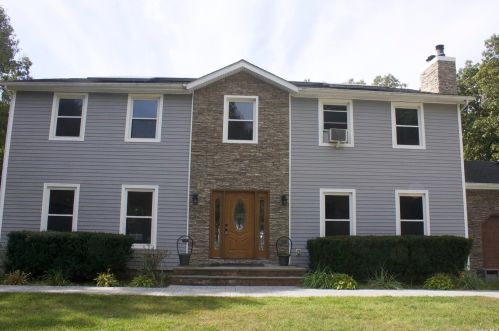 12 Ramblewood Rd, Shoreham, NY 11786-2300