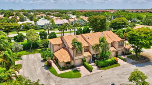 6798 Via Regina, Boca Raton FL  33433-3927 exterior