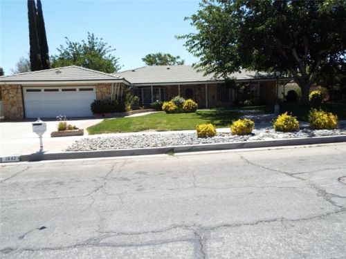 1642 Staffordshire Dr, Lancaster, CA 93534-6259
