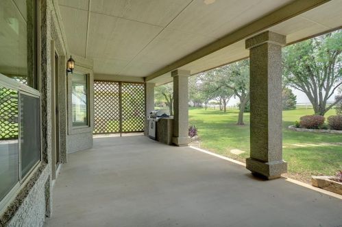 10721 Southerland Dr, Denton TX  76207-8681 exterior