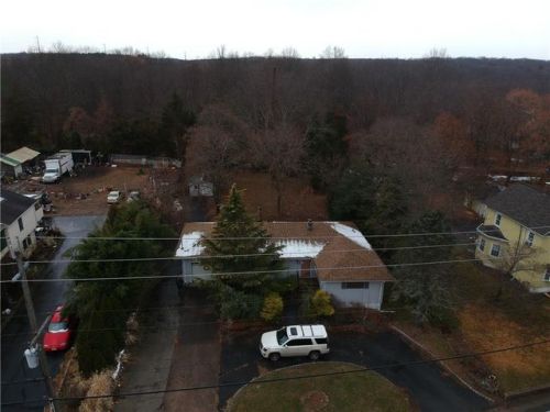 117 Main St, Helmetta, NJ 08828-1019