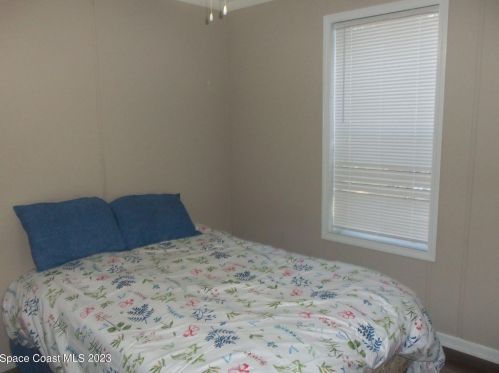 417 Plover Dr, Sebastian FL  32976-7414 exterior