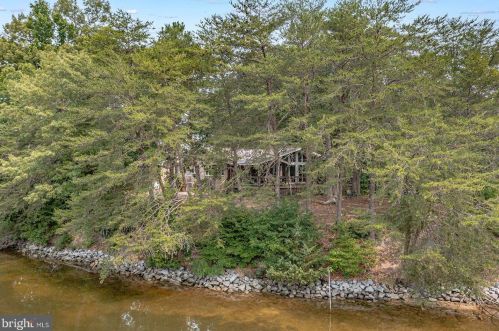 26 Mount Holly Ct, Montross VA  22520-4110 exterior