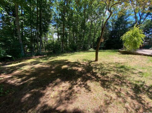 18 Stonehurst Ln, Huntington Station NY  11746-7932 exterior